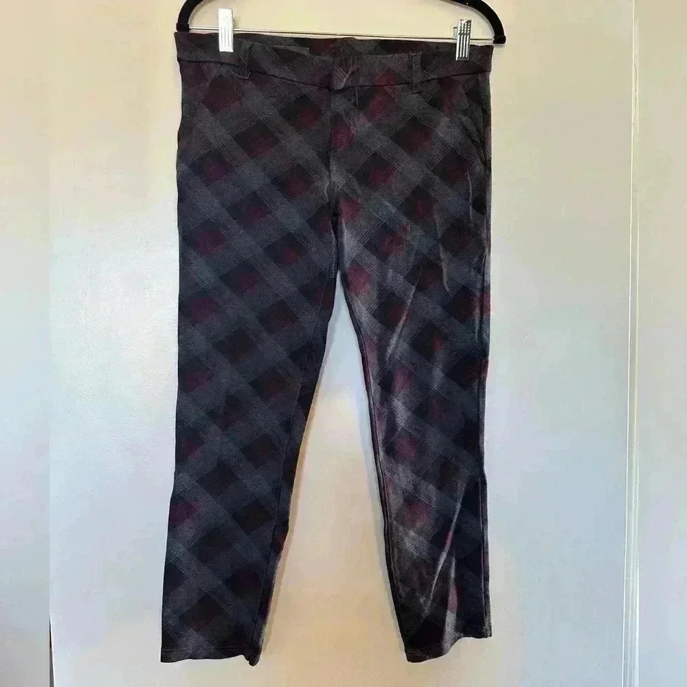Kut Skinny Plaid Pants in Grey, Burgundy, and Black in Size 8P